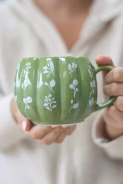 Large Pumpkin Mug – Autumnal Green Art 3