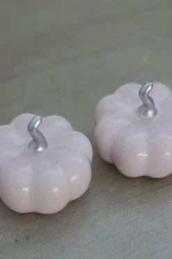 Ceramic Pumpkin Light Pink/Silver – Small 2PC 7 Ceramic Pumpkin Light Pink/Silver – Small 2PC -Pretty Little Home 1IMG 6348 2