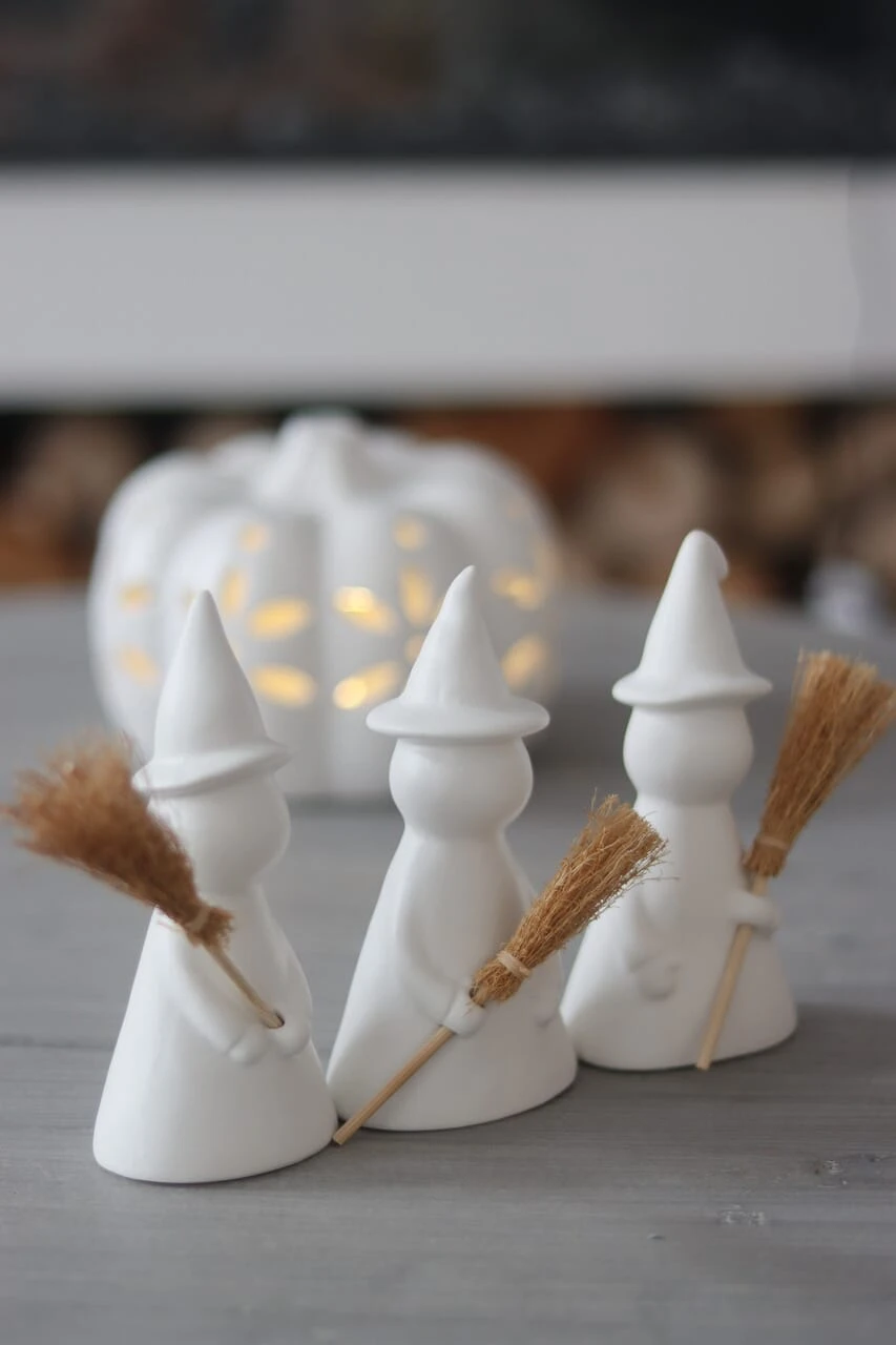 Ceramic Witches – Set Of 3 3 Ceramic Witches – Set Of 3 - Image 3