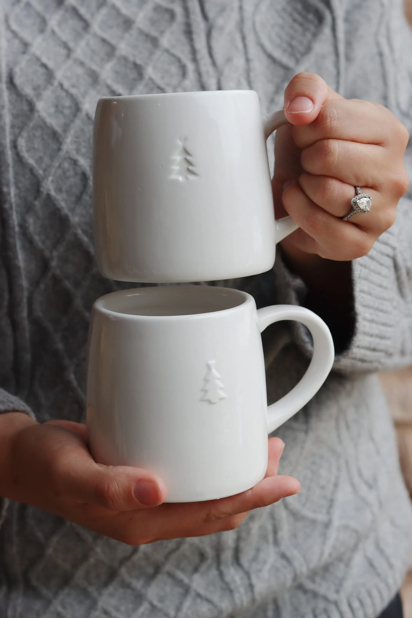 Set Of 2 Embossed Christmas Tree Mugs 3 Set Of 2 Embossed Christmas Tree Mugs - Image 3