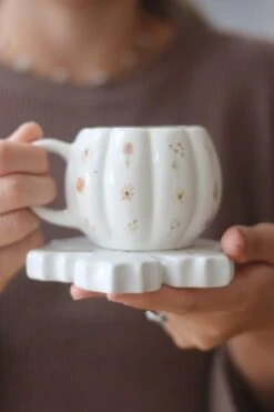 Mini Pumpkin Mug – White Autumn Art 2