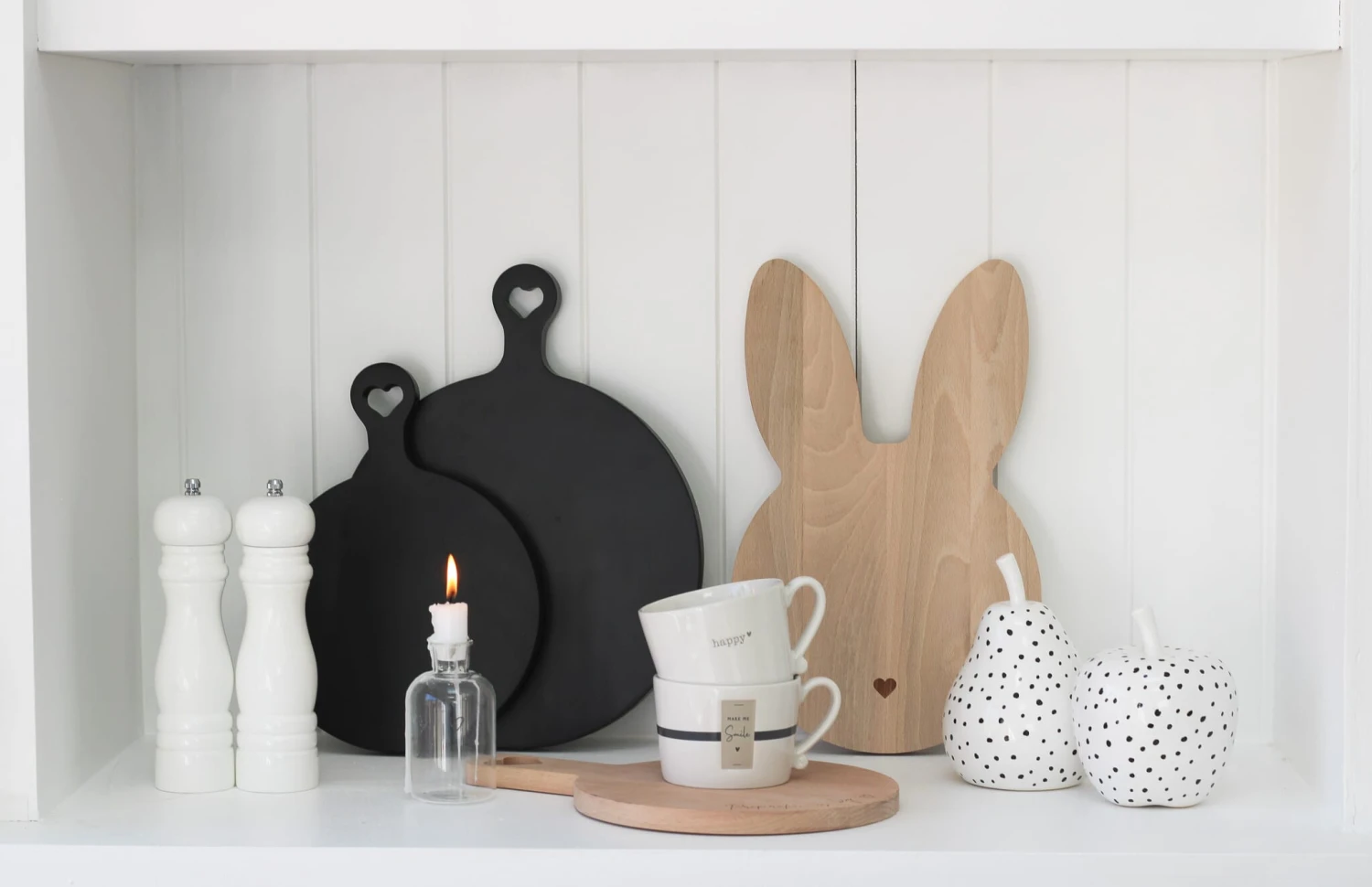 Round Black Chopping Board – Medium 6 Round Black Chopping Board – Medium - Image 6