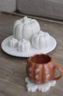 Round Pumpkin Family – Speckled -Pretty Little Home IMG 0976