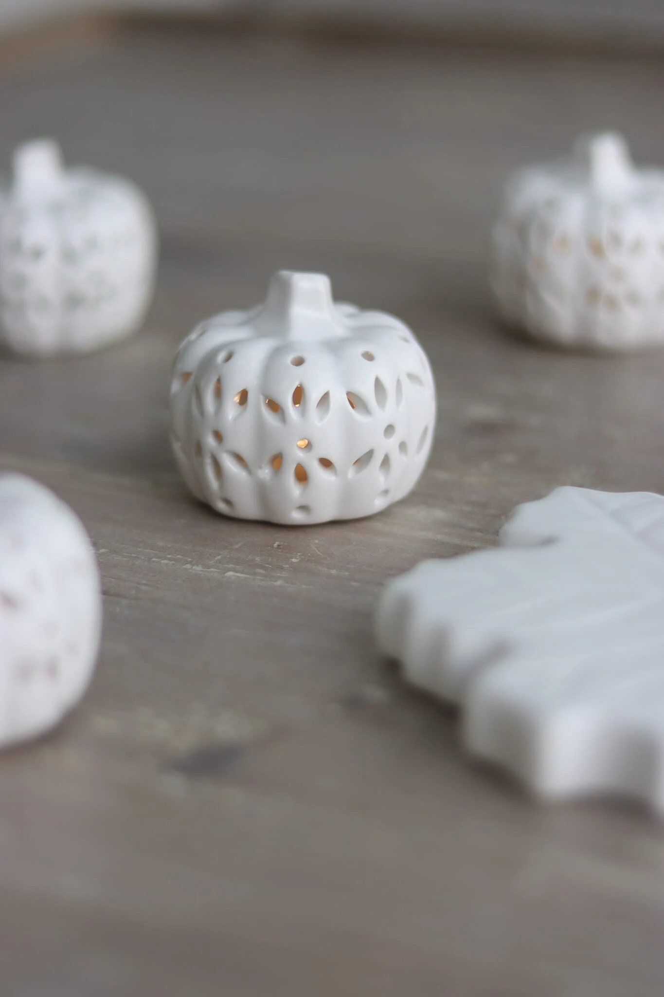Set Of 4 Tiny LED Ceramic Pumpkins 4 Set Of 4 Tiny LED Ceramic Pumpkins - Image 4