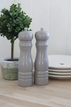 Grey Salt & Pepper Mills – Classic Design