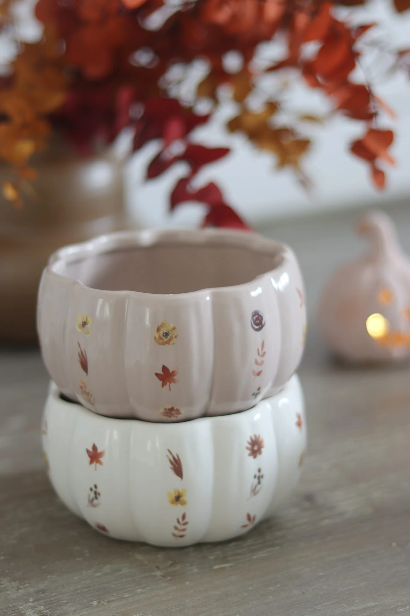 Ceramic Pumpkin Bowl – White Floral 4 Ceramic Pumpkin Bowl – White Floral - Image 4