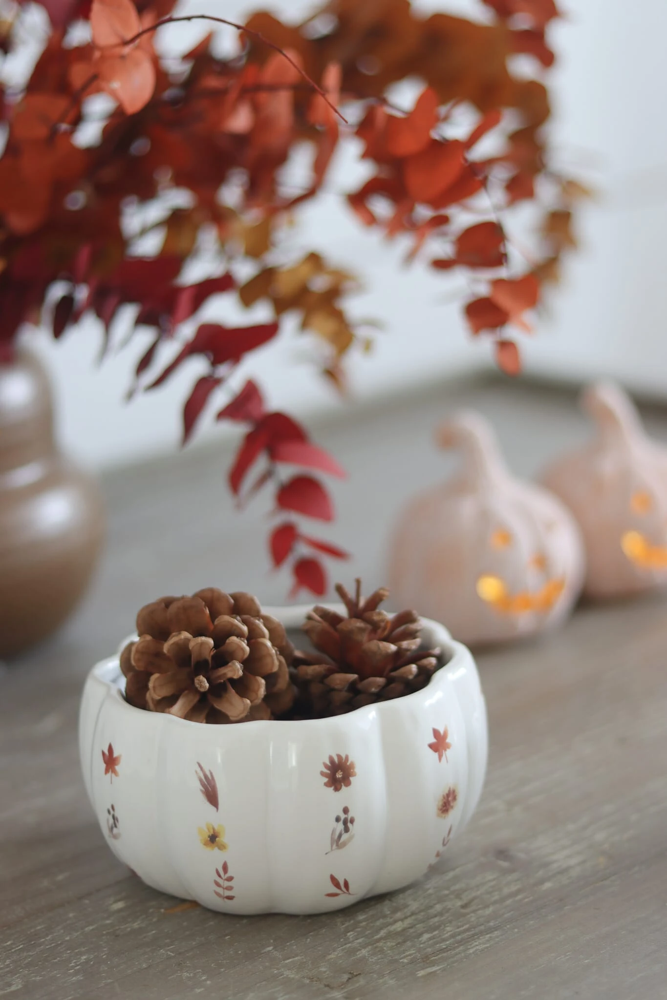 Ceramic Pumpkin Bowl – White Floral 3 Ceramic Pumpkin Bowl – White Floral - Image 3