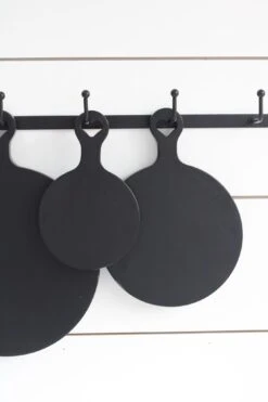 Round Black Chopping Board – Large -Pretty Little Home IMG 1716