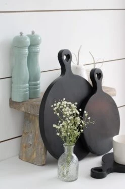 Round Black Chopping Board – Medium 13 Round Black Chopping Board – Medium -Pretty Little Home IMG 1788 1