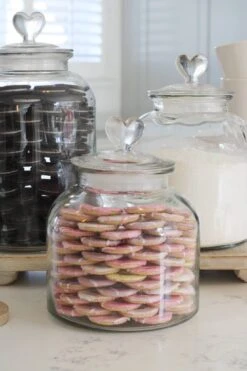 Biscuit Jar – Heart Lid/Medium