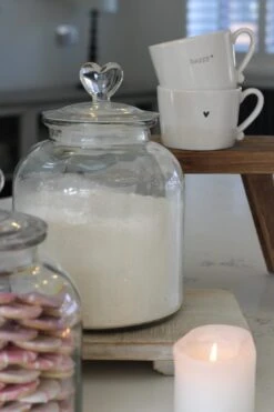 Biscuit Jar – Heart Lid/Medium -Pretty Little Home IMG 2145