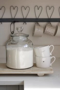 Biscuit Jar – Heart Lid/Medium -Pretty Little Home IMG 2151