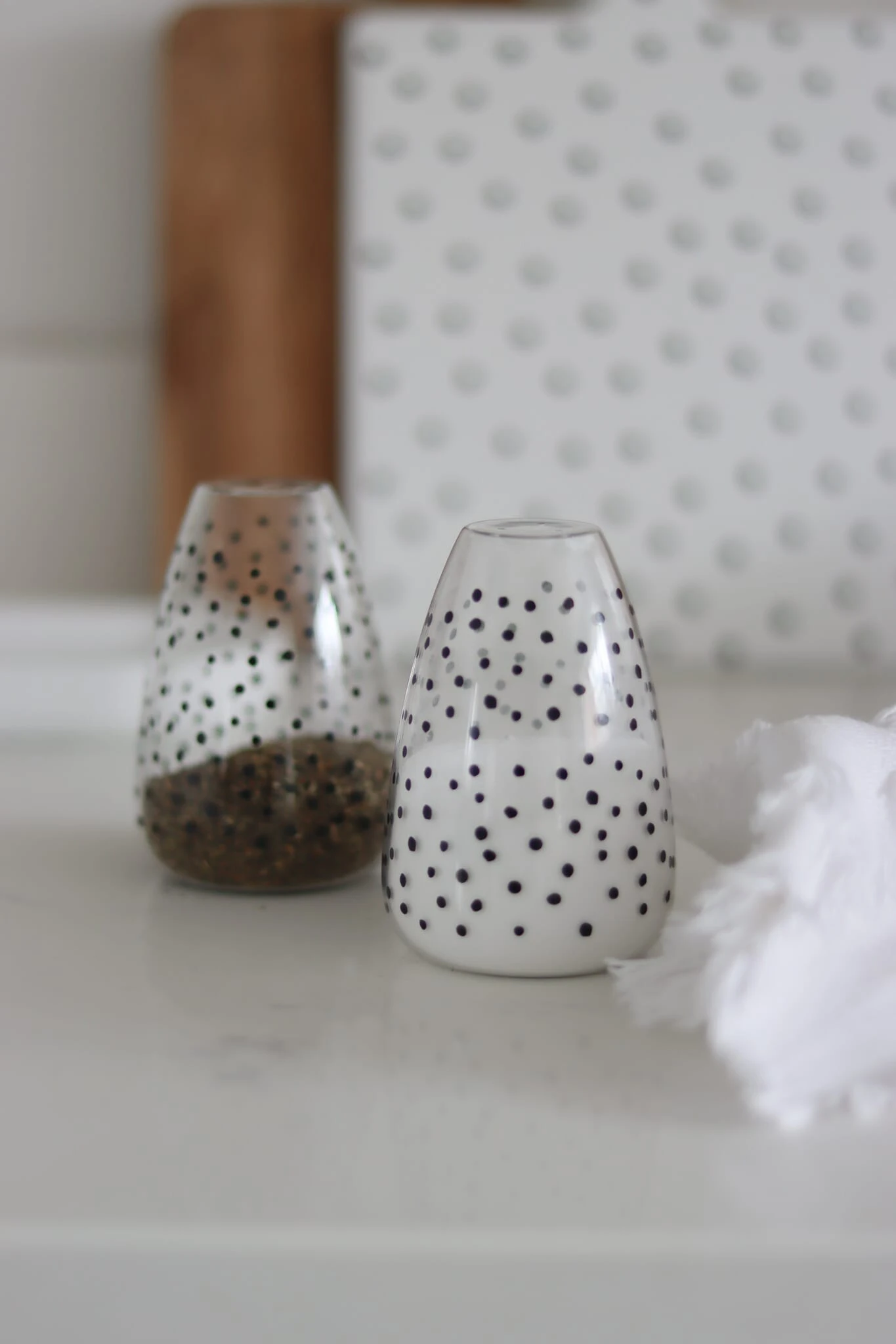 Glass Salt And Pepper Shakers/Black Polka Dot 2 Glass Salt And Pepper Shakers/Black Polka Dot - Image 2