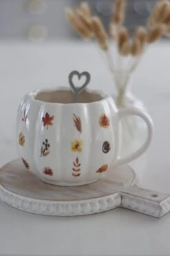 Large Pumpkin Mug – Autumn Flowers -Pretty Little Home IMG 3894 3