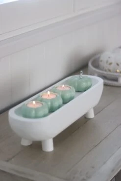 Paulownia Tray On Legs – White -Pretty Little Home IMG 5638 2