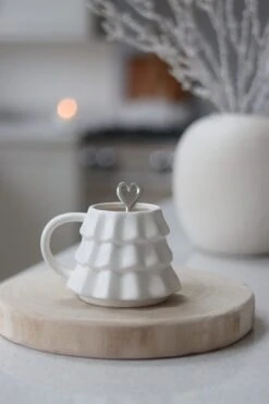 Ceramic Christmas Tree Mug – Matt White -Pretty Little Home IMG 6825 2