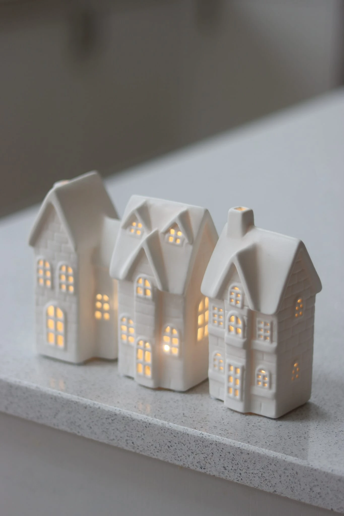 Set Of 3 Large Ceramic Houses 3 Set Of 3 Large Ceramic Houses - Image 3