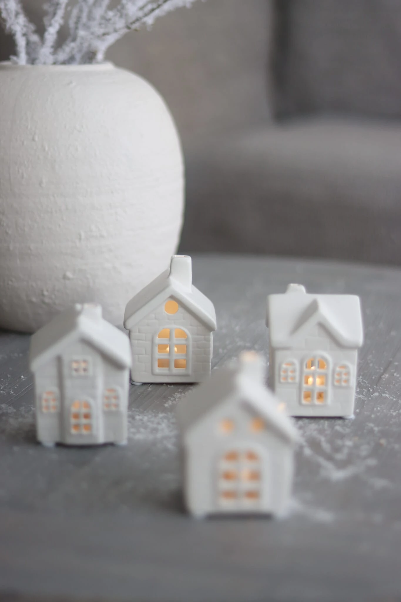 Set Of 4 Mini Ceramic Houses -LED 1 Set Of 4 Mini Ceramic Houses -LED