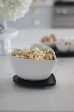 Heart Serving Bowl – Black -Pretty Little Home IMG 7179