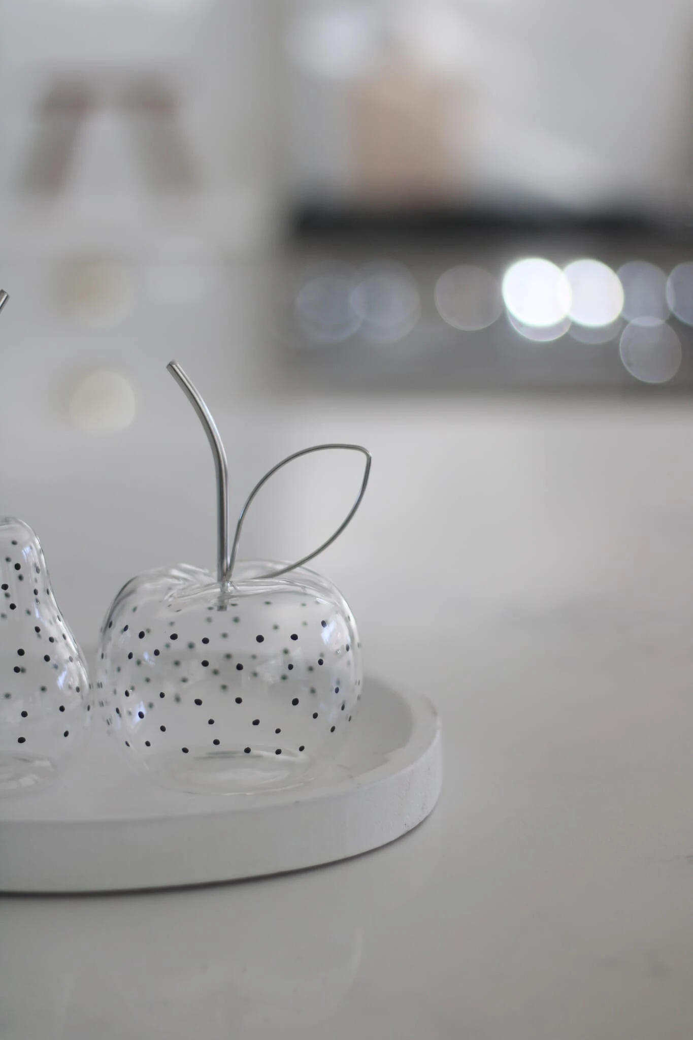 Irregular Display Board – White 3 Irregular Display Board – White - Image 3