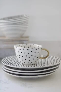 Irregular Ceramic Plates – Black Stripes 4pc Set -Pretty Little Home IMG 9567