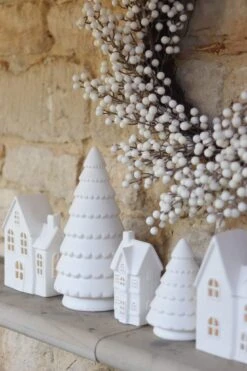 Scalloped Ceramic Christmas Tree – Large