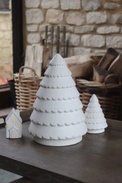 Scalloped Ceramic Christmas Tree – Jar -Pretty Little Home SJimage00111