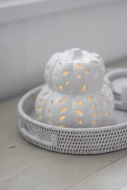 Rattan Tray Oval – White -Pretty Little Home aIMG 5852 2