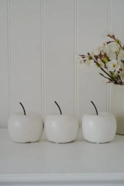 Ceramic Apples Matt White -Pretty Little Home apDSC09077 2