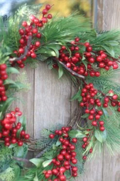 Faux Winter Morning Wreath -Pretty Little Home bwimage00002