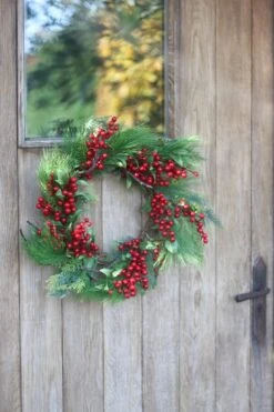 Faux Winter Morning Wreath -Pretty Little Home bwimage00004
