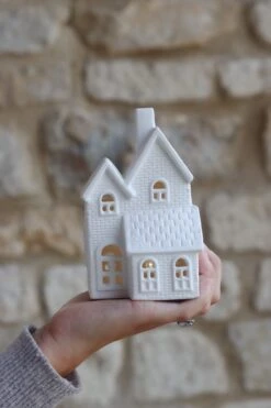 Large LED Winter House Style 4