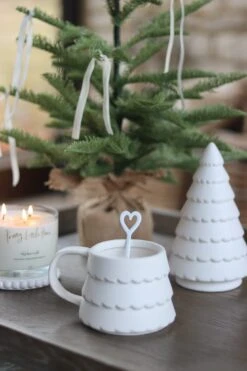Scalloped Christmas Tree Mug -Pretty Little Home smimage00031