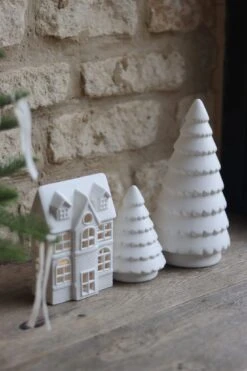 Scalloped Ceramic Christmas Tree – Small -Pretty Little Home stsimage00034