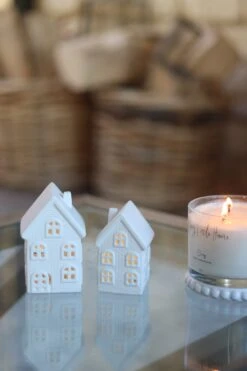 Set 2 Cosy Winter Houses -Pretty Little Home wwimage00131