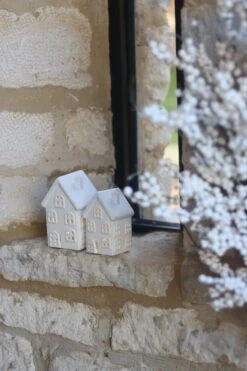 Set 2 Cosy Winter Houses